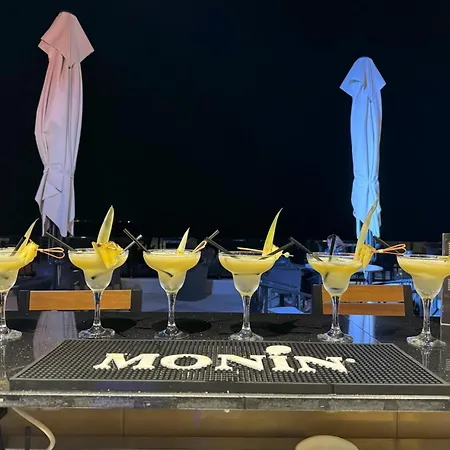 The Queen's Lion Premium ホテル Sarandë