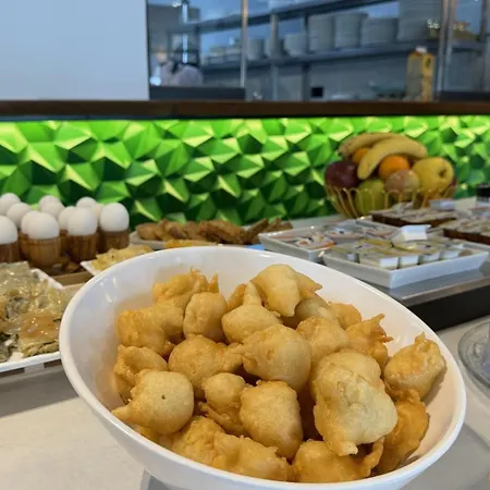 The Queen's Lion Premium * Sarandë
