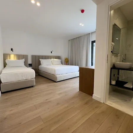 ホテル The Queen's Lion Premium Sarandë
