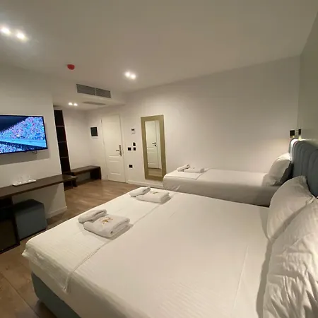 ホテル The Queen's Lion Premium Sarandë