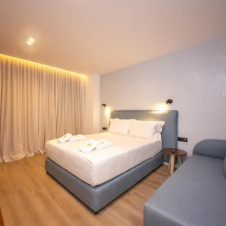 The Queen's Lion Premium Hotel